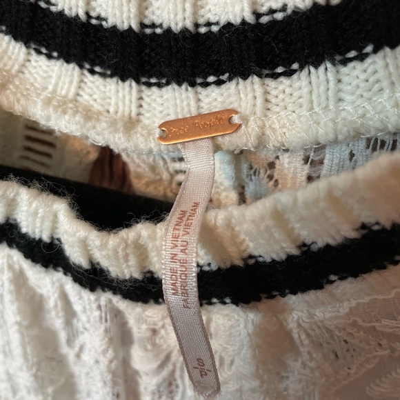 Free People | Soft White Lace Peplum Knit Neckline Tank, Small - Picture 2 of 4